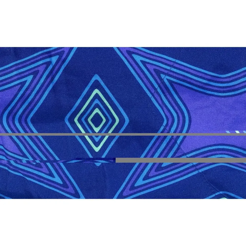 UNITED AIRLINES LIMITED EDITION PSYCHEDELIC BLANKET